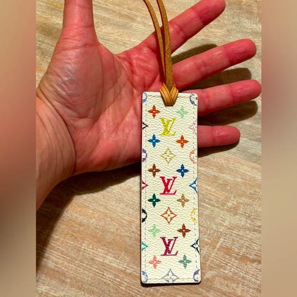 Authentic Louis Vuitton Bookmark! Leather - Picture 2 of 4